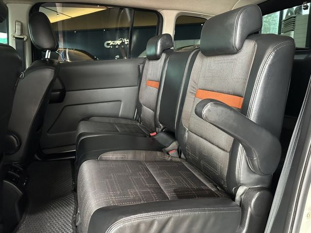 一家庭出遊 最佳選擇 空間寬敞 2010 FORD I-MAX 白 已認證  第18張相片