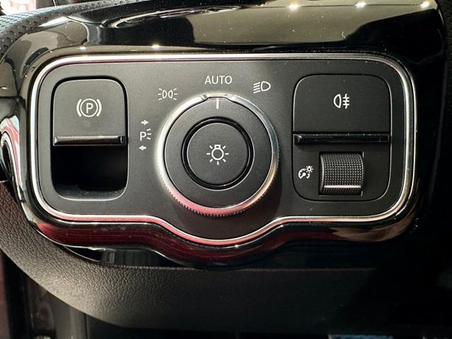 CP值超高 小資族首選 2019 Benz A250 AMG 4Matic 僅跑4.2萬公里 里程保證 原版件 已認證  第11張相片