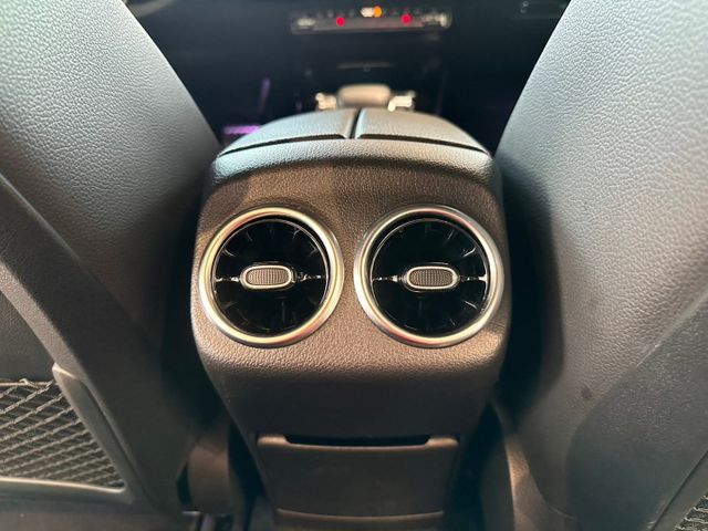 CP值超高 小資族首選 2019 Benz A250 AMG 4Matic 僅跑4.2萬公里 里程保證 原版件 已認證  第19張相片