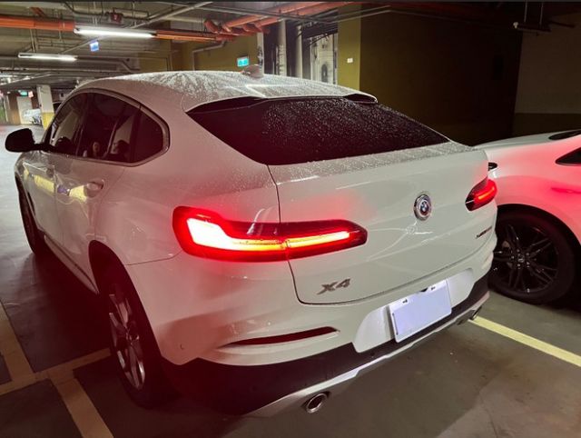 2021 BMW x4 20i 白 里程6.6萬公里 里程保證 原版件 可配合第三方認證 已認證  第3張相片