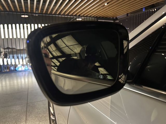 市場唯一 有跟車 稀有2018 BMW 520D 白 總代里里程7.9萬公里 里程保證 原版件 可配合第三方認證 已認證  第6張相片