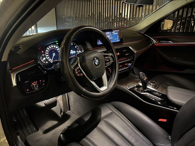市場唯一 有跟車 稀有2018 BMW 520D 白 總代里里程7.9萬公里 里程保證 原版件 可配合第三方認證 已認證  第9張相片