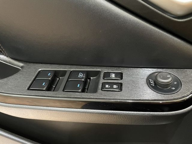 台灣之光Cp值優質轎車2016 Luxgen S5 Turbo Hyper 尊爵型 里程保證 原版件已認證  第12張相片