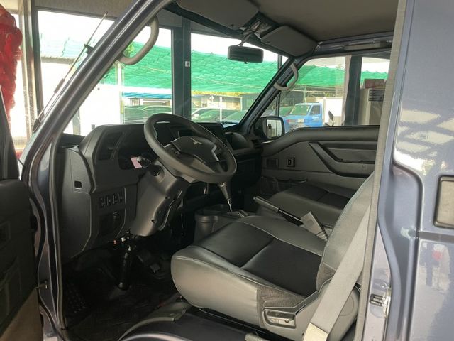 賺錢小發財車 載貨兩宜 市場稀有 2023 Mitsubishi 得利卡 藍 自排貨車 原版 已認證  第8張相片