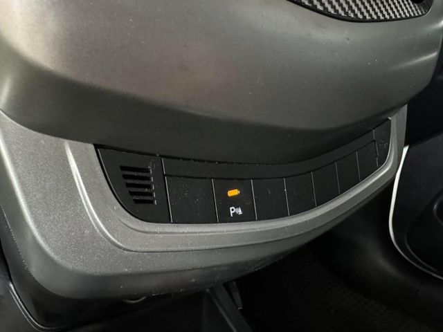 帥氣中帶一點可愛風格的小車2014 Mitsubishi Colt Plus 旗艦版 僅跑10.3萬 原版件 已認證  第8張相片