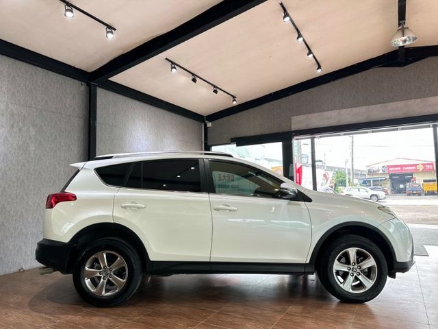 優質牛頭牌休旅 熱銷款 015 Toyota RAV4 2.5 E版 里程保證 原版件 已認證  第2張相片