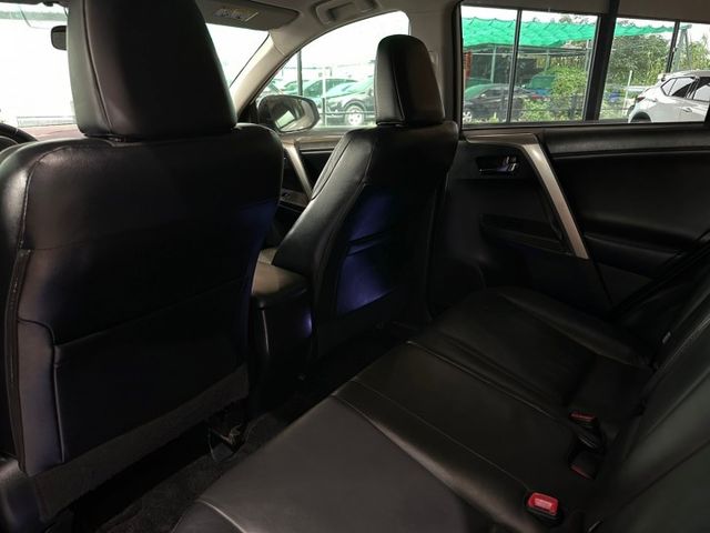 優質牛頭牌休旅 熱銷款 015 Toyota RAV4 2.5 E版 里程保證 原版件 已認證  第19張相片