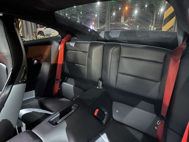 大青蛙 3.0渦輪真的醉好開 配備還不錯 2016 Porsche Carrera Coupe 991.2小改款 原版件  第11張相片