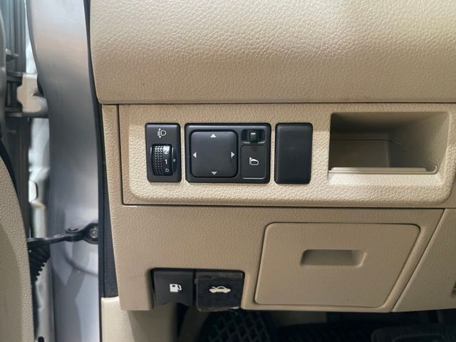 小資族首選 代步2013 NISSAN TIIDA 4D 僅跑18.6萬 已認證  第12張相片