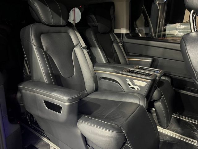 升級航空座椅 德系豪華 商務家用兩相宜 2021 Benz V250d 7人座 里程寶秤 已認證  第16張相片