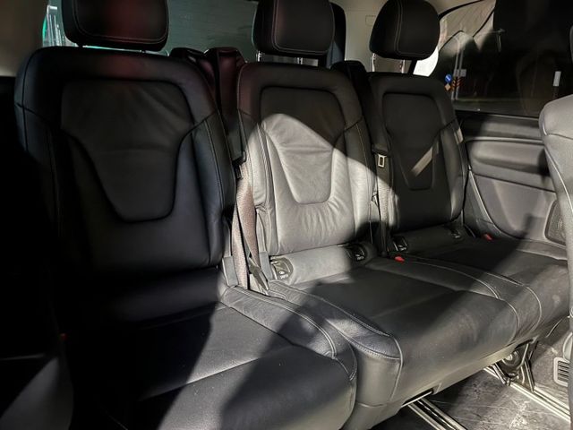 升級航空座椅 德系豪華 商務家用兩相宜 2021 Benz V250d 7人座 里程寶秤 已認證  第18張相片