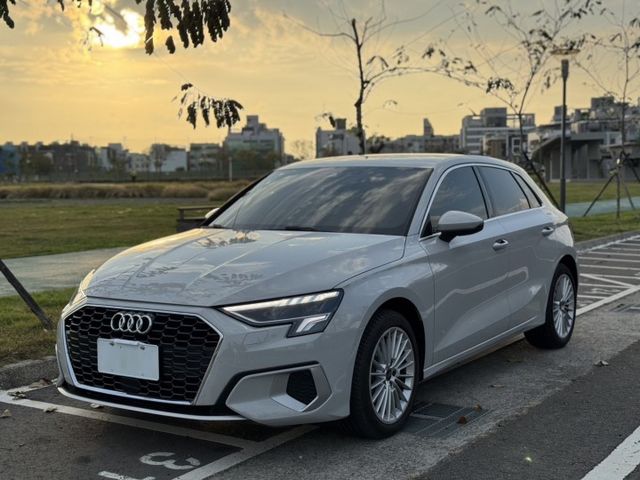 2024 A3 Sportback35TFSI Advanced進化版 底色黑貼水泥灰 里程保證 新車保固 已認證原版件  第1張相片