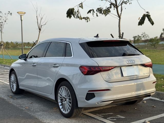 2024 A3 Sportback35TFSI Advanced進化版 底色黑貼水泥灰 里程保證 新車保固 已認證原版件  第3張相片