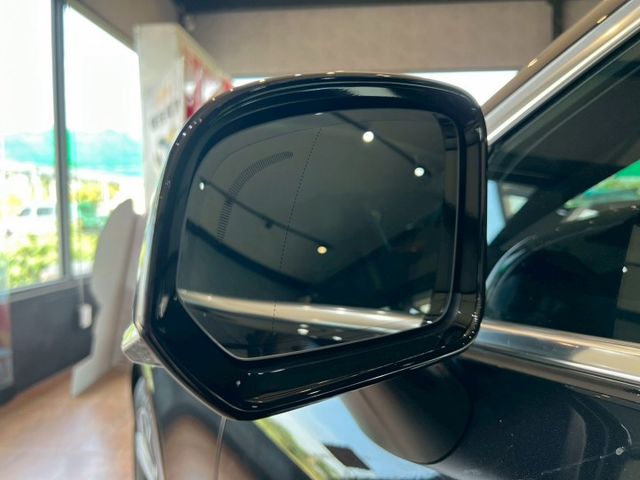 市場里程最少 根本就新車 2022 Volvo V60 B4 Momentum 黑 原版件 里程保證 已認證  第6張相片