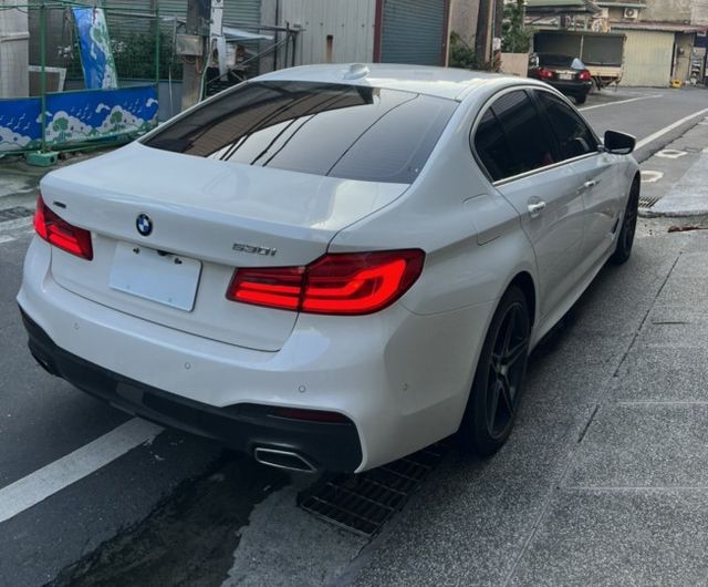 氣氛嘎吶新車 配備不錯 小姐姐用車 2017 BMW 530i M-Sport XDRIVE 原版件 里程保證 已認證  第3張相片