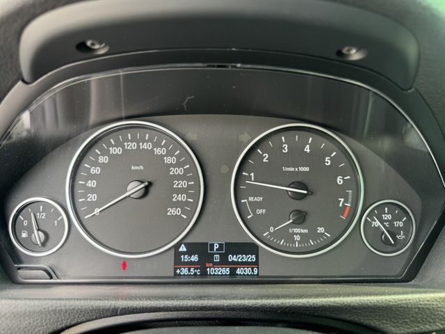 年輕人剛入手便宜進口車 2015 BMW 320i 白 里程保證 已認證  第15張相片