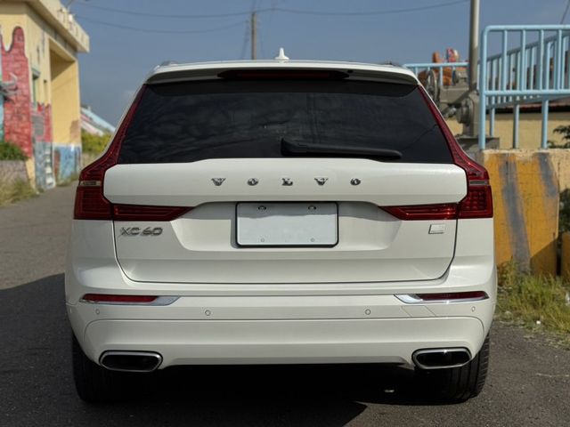 市場稀有CP值超高的一台車 2020 Volvo XC60 T8 Inscription版 原鈑件 里程保證 已認證  第4張相片