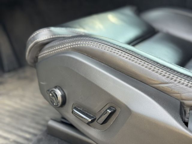 市場稀有CP值超高的一台車 2020 Volvo XC60 T8 Inscription版 原鈑件 里程保證 已認證  第10張相片