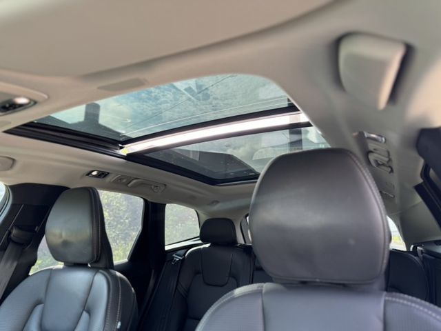 市場稀有CP值超高的一台車 2020 Volvo XC60 T8 Inscription版 原鈑件 里程保證 已認證  第19張相片