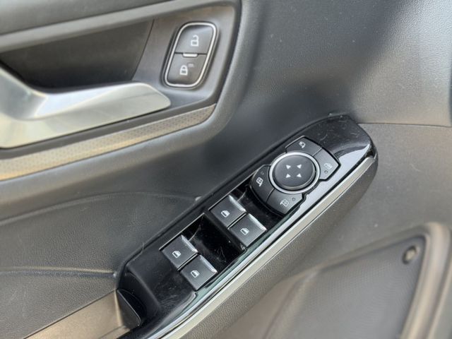 熱銷款休旅車 2020 Ford Kuga 180 旗艦型 原版件 里程保證 已認證  第11張相片