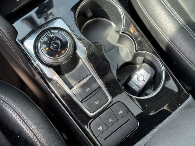 熱銷款休旅車 2020 Ford Kuga 180 旗艦型 原版件 里程保證 已認證  第18張相片