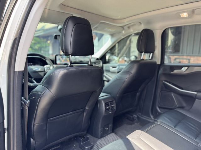 熱銷款休旅車 2020 Ford Kuga 180 旗艦型 原版件 里程保證 已認證  第19張相片