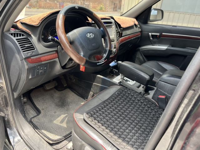 出遊、露營、工作、跑工程妥妥當當 2008 Hyundai Santa Fe 七人座 黑 里程保證  第9張相片