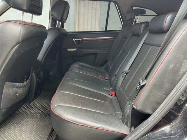 出遊、露營、工作、跑工程妥妥當當 2008 Hyundai Santa Fe 七人座 黑 里程保證  第16張相片