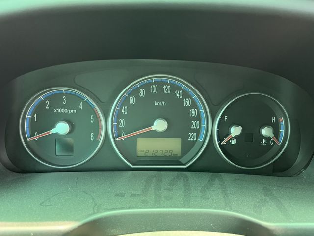 出遊、露營、工作、跑工程妥妥當當 2008 Hyundai Santa Fe 七人座 黑 里程保證  第18張相片