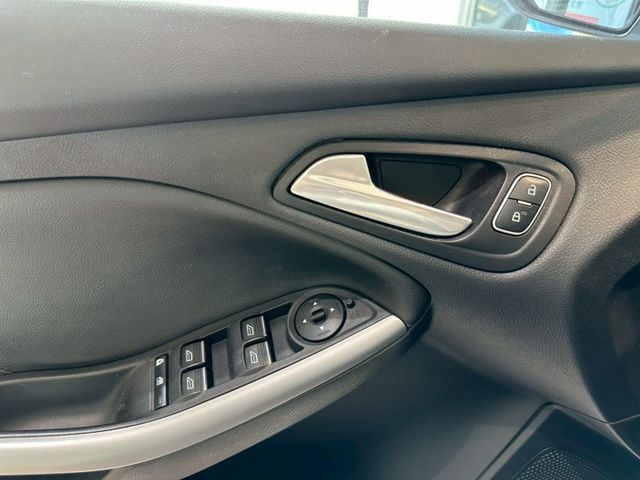 年輕人的最愛 省稅代步車2016 Ford Focus 5D 汽油頂級運動型 原版件 里程保證 已認證  第8張相片
