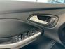 年輕人的最愛 省稅代步車2016 Ford Focus 5D 汽油頂級運動型 原版件 里程保證 已認證  第8張縮圖