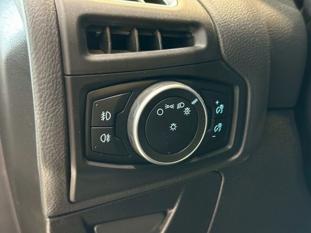 年輕人的最愛 省稅代步車2016 Ford Focus 5D 汽油頂級運動型 原版件 里程保證 已認證  第9張相片