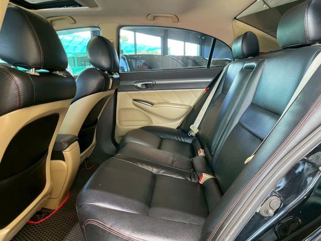黑武士剛出社會首選 2006 Honda Civic K12 黑 里程保證  第14張相片