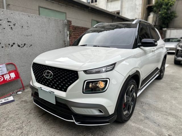 跨界小休旅 氣氛一拜 2020 Hyundai Venue GLC 原版件 里程保證 已認證  第1張相片