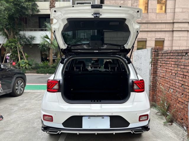 跨界小休旅 氣氛一拜 2020 Hyundai Venue GLC 原版件 里程保證 已認證  第5張相片