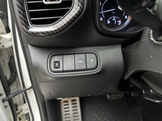 跨界小休旅 氣氛一拜 2020 Hyundai Venue GLC 原版件 里程保證 已認證  第10張相片