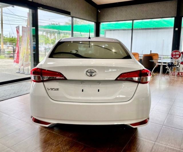 跟新車有價差 低里程2022 Toyota Vios 雅致版 白 原版件 里程保證 已認證  第6張相片