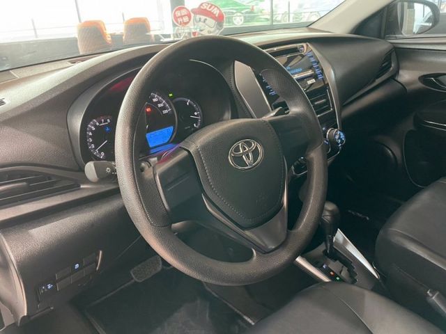 跟新車有價差 低里程2022 Toyota Vios 雅致版 白 原版件 里程保證 已認證  第9張相片