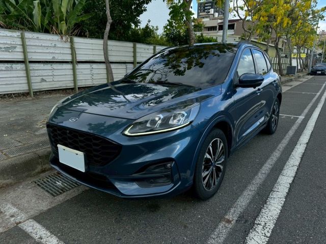 CP值高休旅車拿手菜 2021 Ford Kuga ST-Line 藍 原鈑件 里程保證 已認證  第1張相片