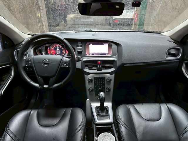 安全小車 瑞典國寶 2019 Volvo V40 T3安全智尚版 原版件 里程保證 已認證  第7張相片