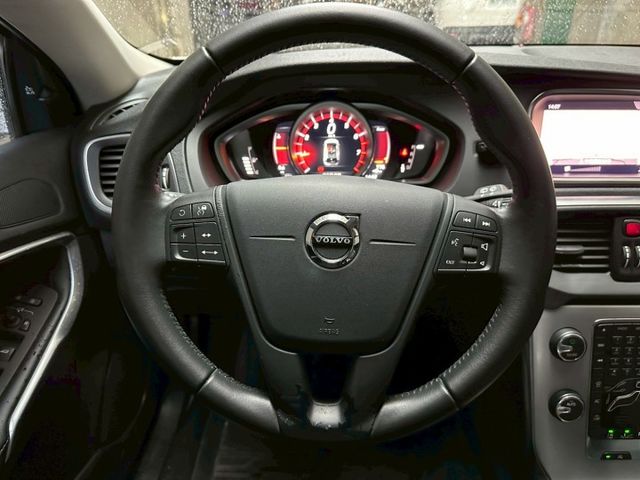 安全小車 瑞典國寶 2019 Volvo V40 T3安全智尚版 原版件 里程保證 已認證  第8張相片