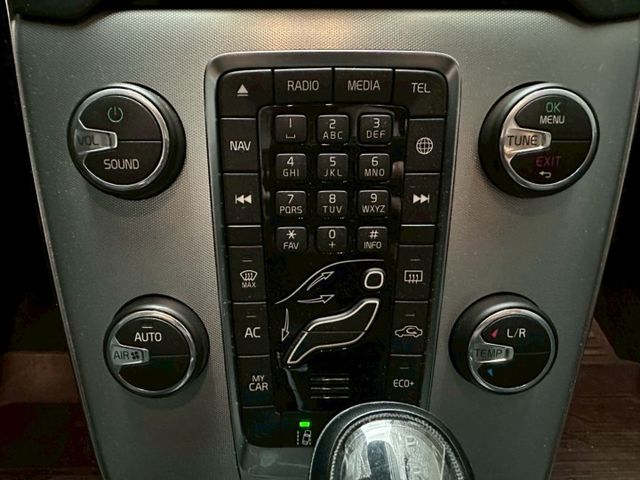 安全小車 瑞典國寶 2019 Volvo V40 T3安全智尚版 原版件 里程保證 已認證  第15張相片