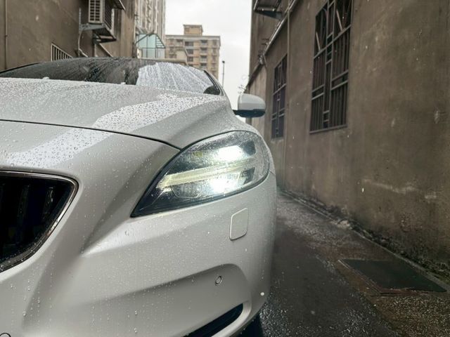 安全小車 瑞典國寶 2019 Volvo V40 T3安全智尚版 原版件 里程保證 已認證  第18張相片