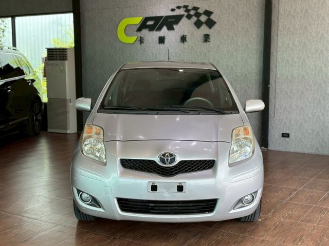 油耗極省 市區穿梭靈活 2011 Toyota Yaris G版 銀 里程保證  第2張相片