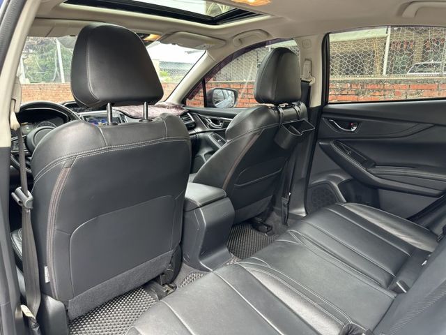 市場稀有車 就兩台 2018 Subaru Impreza 4D 1.6i-S 原版件 里程保證 已認證  第18張相片