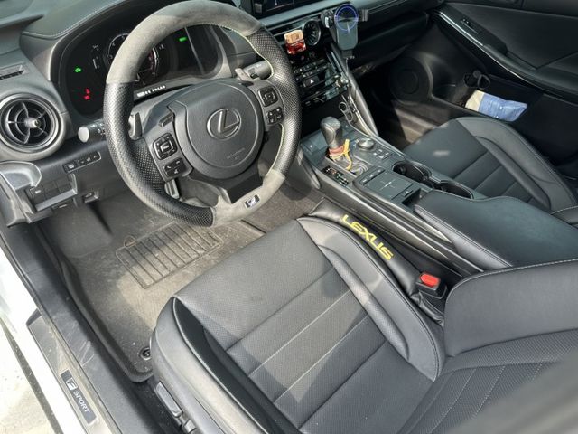 日系熱銷款 2023 Lexus IS 300h F Sport版 原版件 里程保證 已認證  第7張相片
