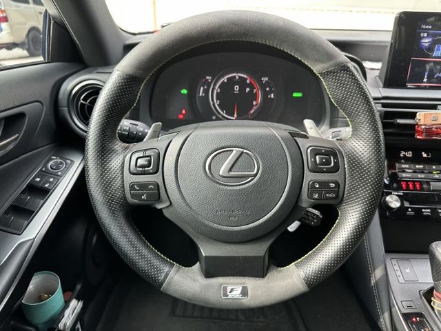 日系熱銷款 2023 Lexus IS 300h F Sport版 原版件 里程保證 已認證  第9張相片