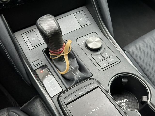 日系熱銷款 2023 Lexus IS 300h F Sport版 原版件 里程保證 已認證  第18張相片