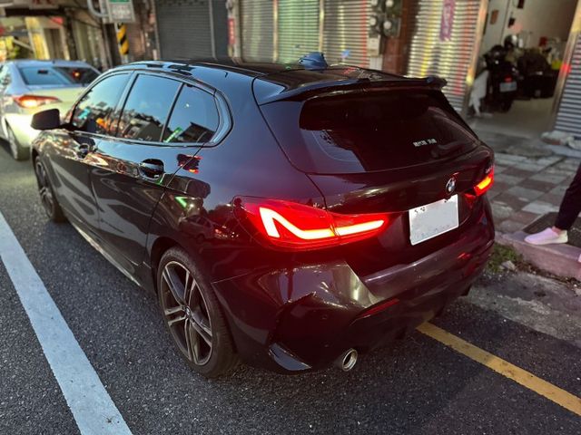 2023 BMW 118i Edition M 黑  第2張相片