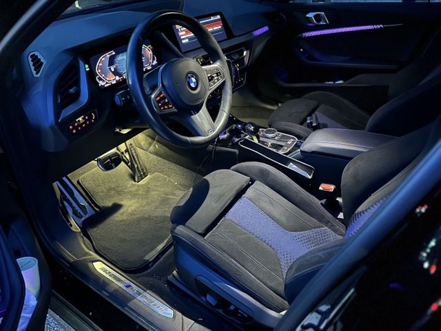 2023 BMW 118i Edition M 黑  第7張相片